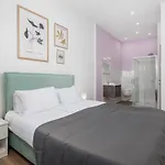 Mirjam With Swimming Pool, Jacuzzi And Sea View וילה נובי ווינודולסקי