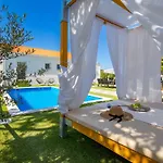 Mirjam With Swimming Pool, Jacuzzi And Sea View