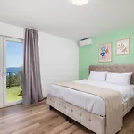 Mirjam With Swimming Pool, Jacuzzi And Sea View