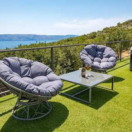 Villa Mirjam With Swimming Pool, Jacuzzi And Sea View