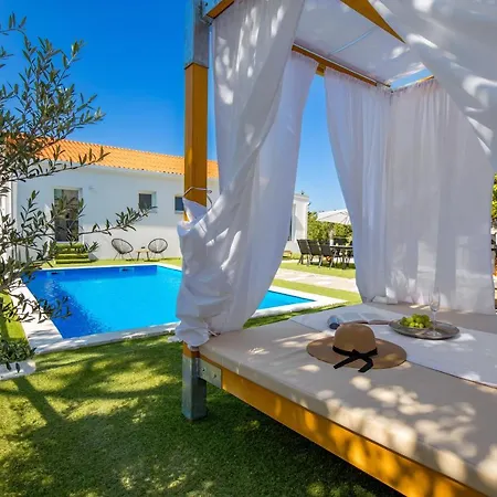 Mirjam With Swimming Pool, Jacuzzi And Sea View