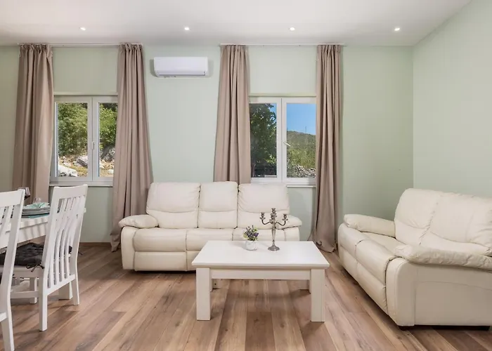 Villa Mirjam With Swimming Pool, Jacuzzi And Sea View *