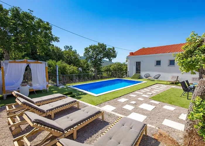 Mirjam With Swimming Pool, Jacuzzi And Sea View Villa Novi Vinodolski