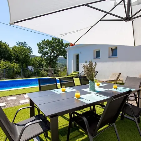 Villa Mirjam With Swimming Pool, Jacuzzi And Sea View Novi Vinodolski