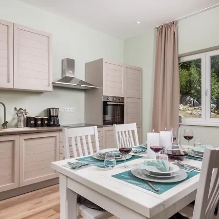 Villa Mirjam With Swimming Pool, Jacuzzi And Sea View Novi Vinodolski