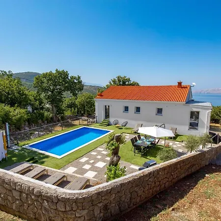 Mirjam With Swimming Pool, Jacuzzi And Sea View Novi Vinodolski