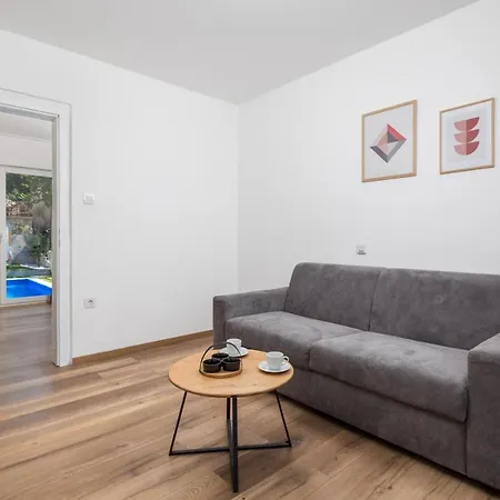 Mirjam With Swimming Pool, Jacuzzi And Sea View Villa *