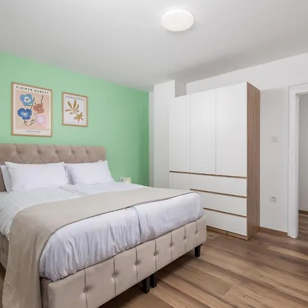 Mirjam With Swimming Pool, Jacuzzi And Sea View