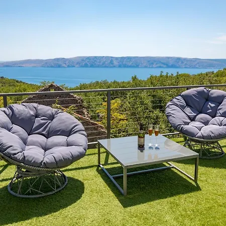 Mirjam With Swimming Pool, Jacuzzi And Sea View Novi Vinodolski