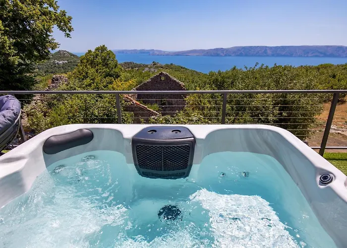 ヴィラ Mirjam With Swimming Pool, Jacuzzi And Sea View